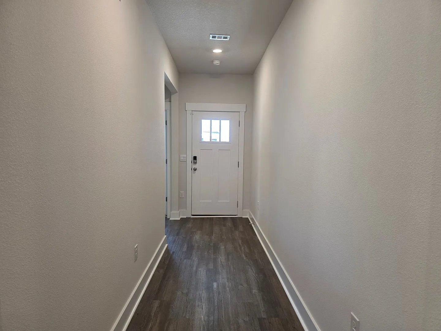 Beautiful 5BR/3BA Home in Milton — Photo 2