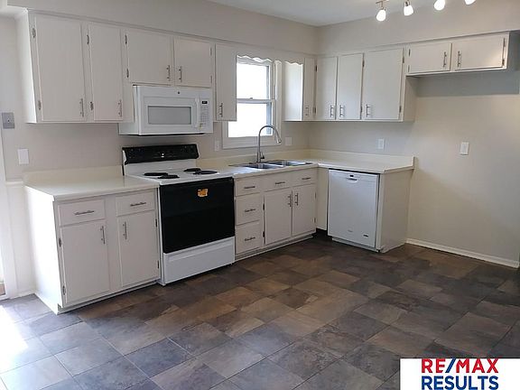 5th image of 11529 Oak Cir
