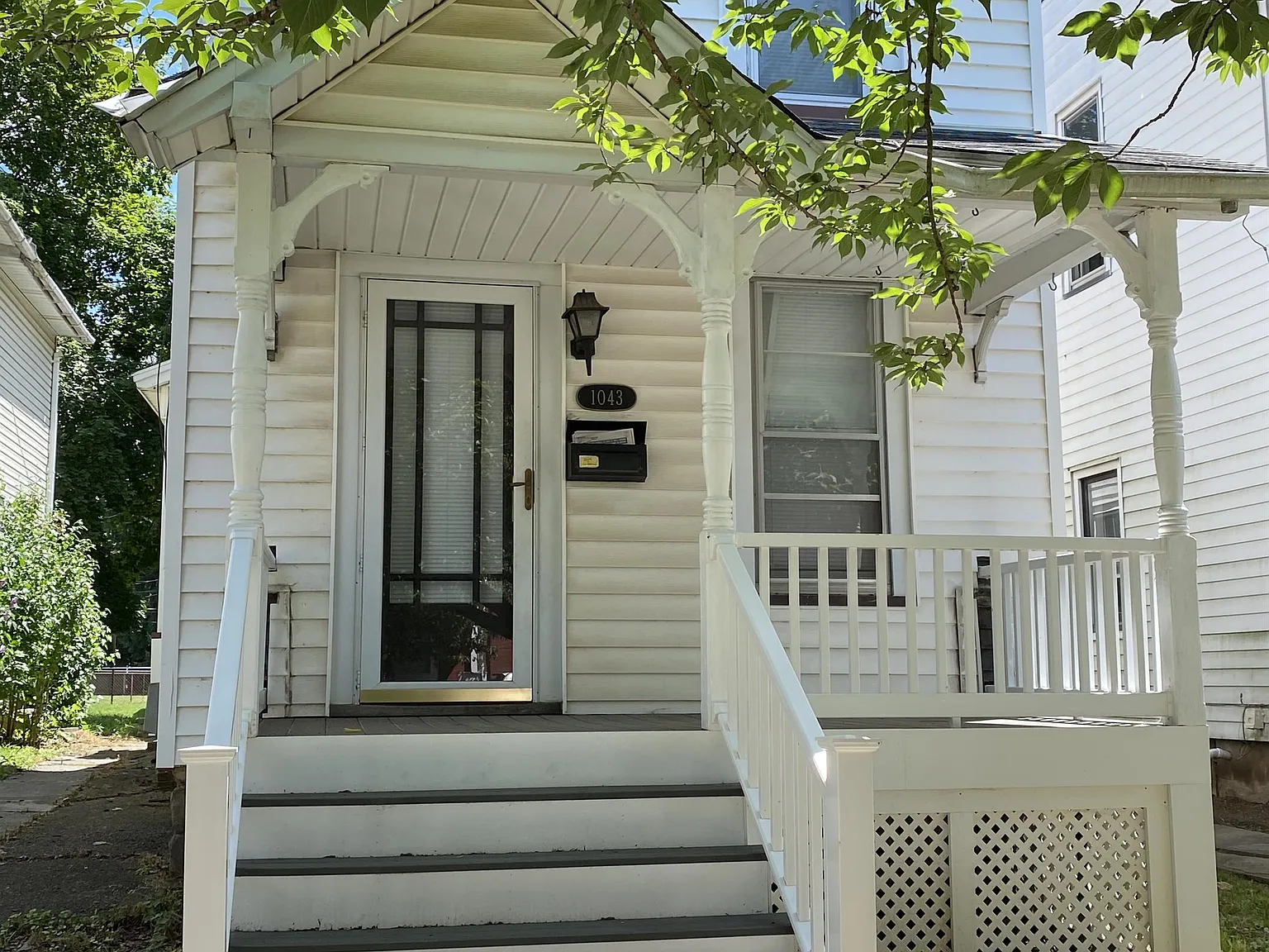 1043 Memorial Avenue - 1 — Photo 1