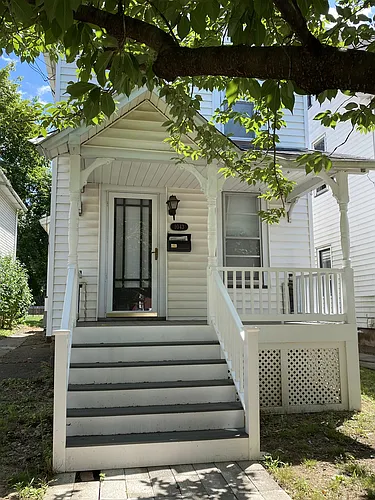 1043 Memorial Ave Photo 1