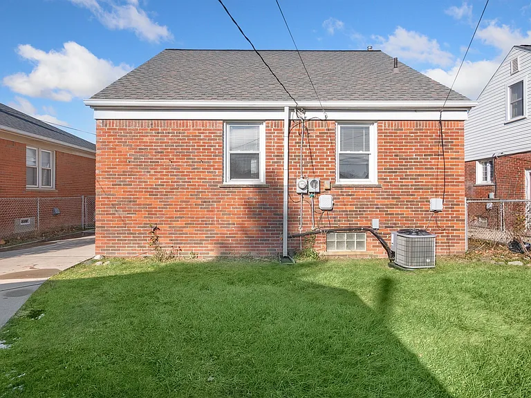 357 Emmons Blvd — Photo 8