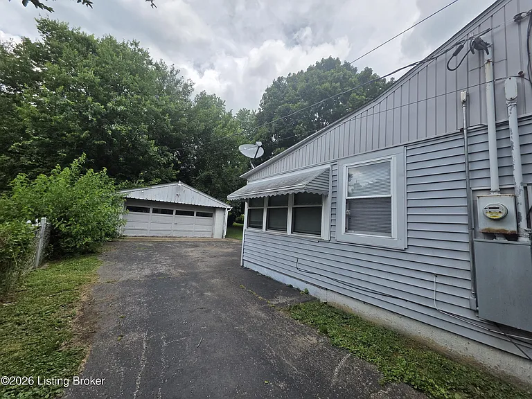 226 Granvil Dr — Photo 8