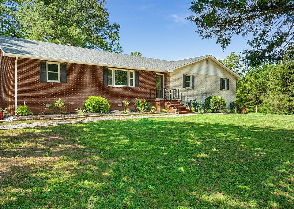 1st image of 16205 Chiswell Ln