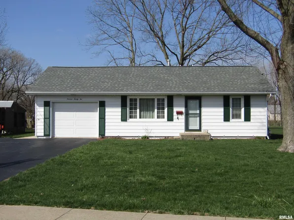 1322 N Broadway St, Lewistown, IL 61542