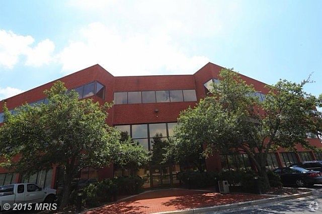 1st image of 4 Taft Ct #100