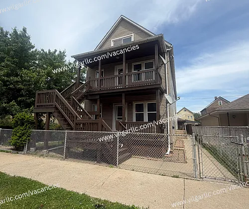 3917 Pulaski St Photo 1