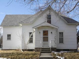 634 4th Ave SW, Oelwein, IA 50662
