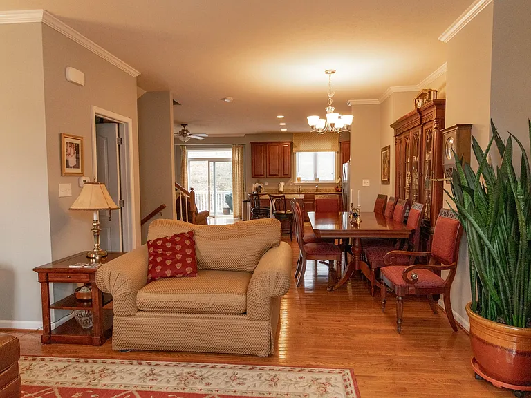 1401 Townhouse Way — Photo 5