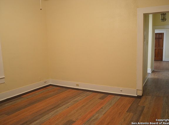 3rd image of 265 E Southcross Blvd