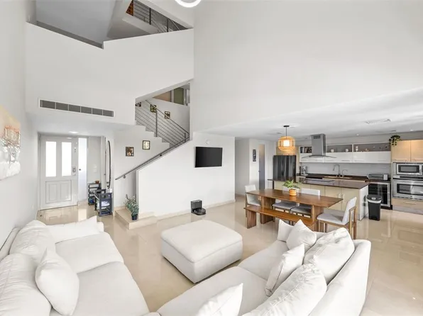 Cond Dvillas Carr 833 Km #11.8-F-2, Guaynabo, PR 00971