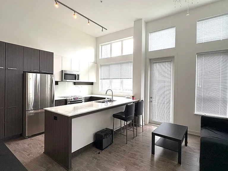 9250 University High St #Penthouse 16 — Photo 2