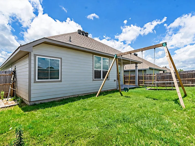 920 James Parker Cir — Photo 32