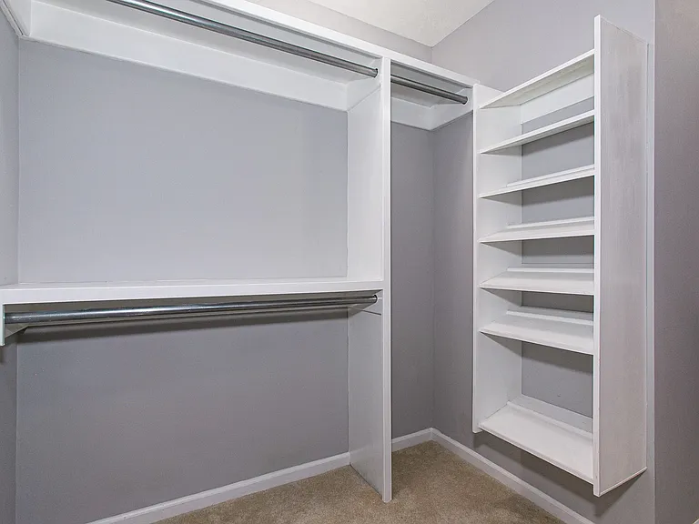 225 S Bleckley Dr — Photo 8