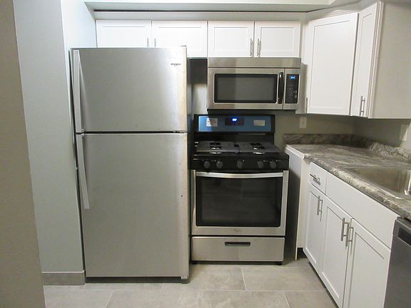 3rd image of 4729 California St