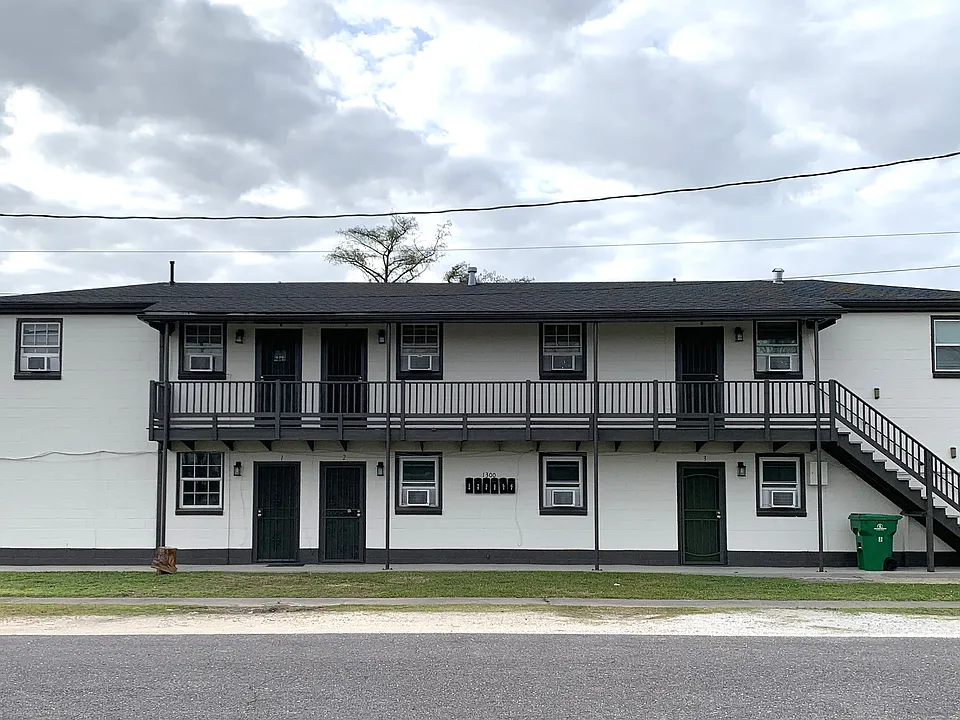 1300 Brown Ave