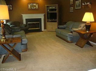 2600 Liverpool Ct, Jamestown, NC 27282