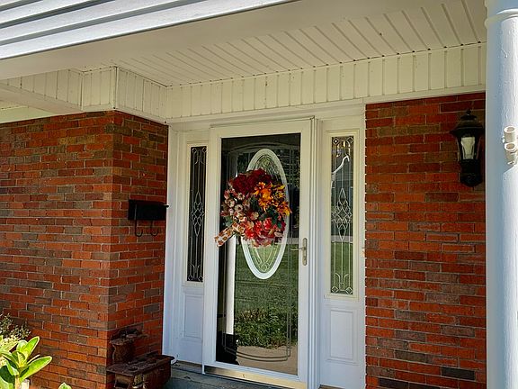 2nd image of 253 Fairway Dr