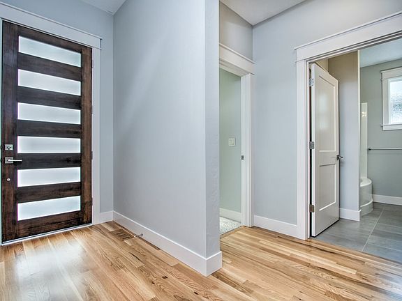 2nd image of 4439 S Staaten Ave