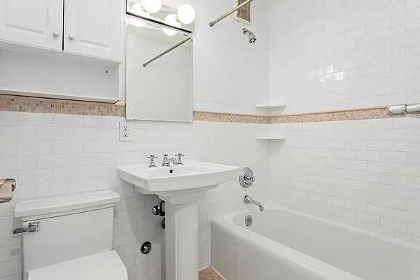 Rented by Douglas Elliman | media 21