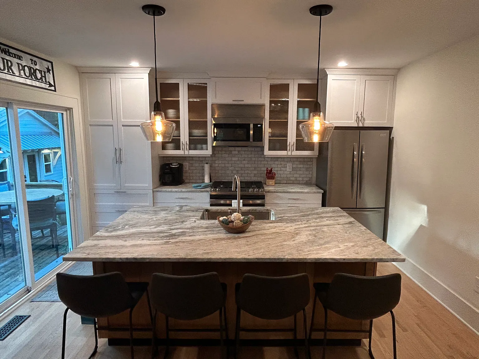 2 bed, 1120 sqft, $3,100 — Photo 3