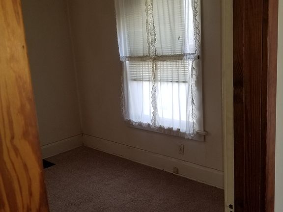 Master bed room new carpet