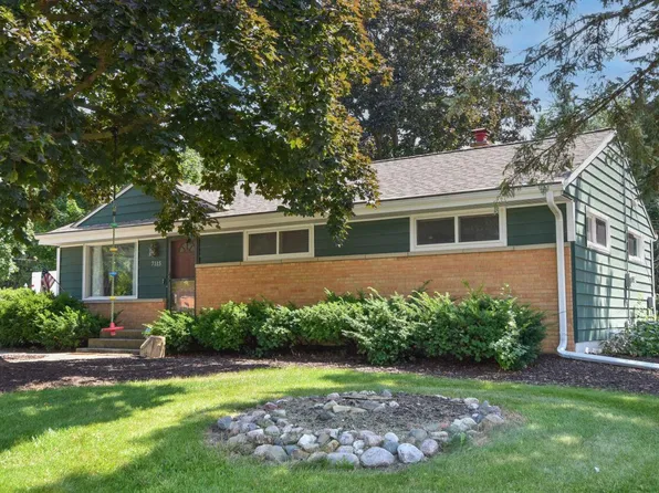 7115 West Layton AVENUE, Greenfield, WI 53220