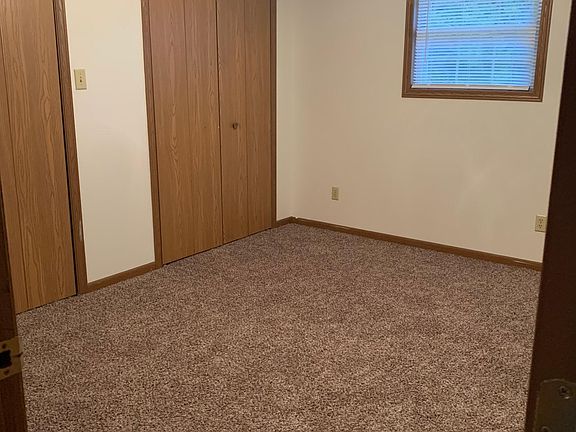 5th image of 500 E College St APT A3
