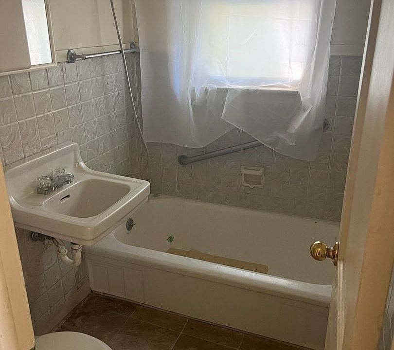 121 w 2nd Apartment Rentals Newton, KS Zillow