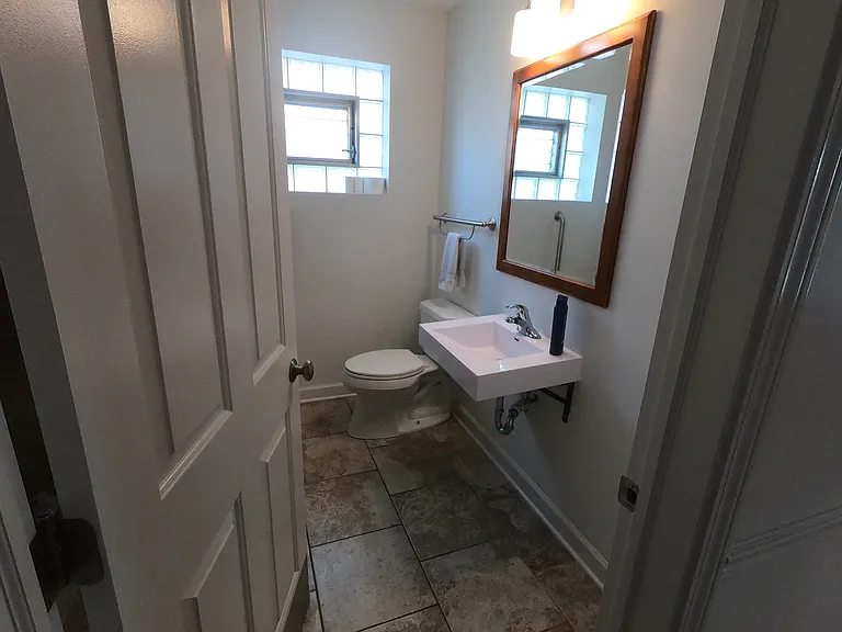 2500 Hessing St — Photo 12