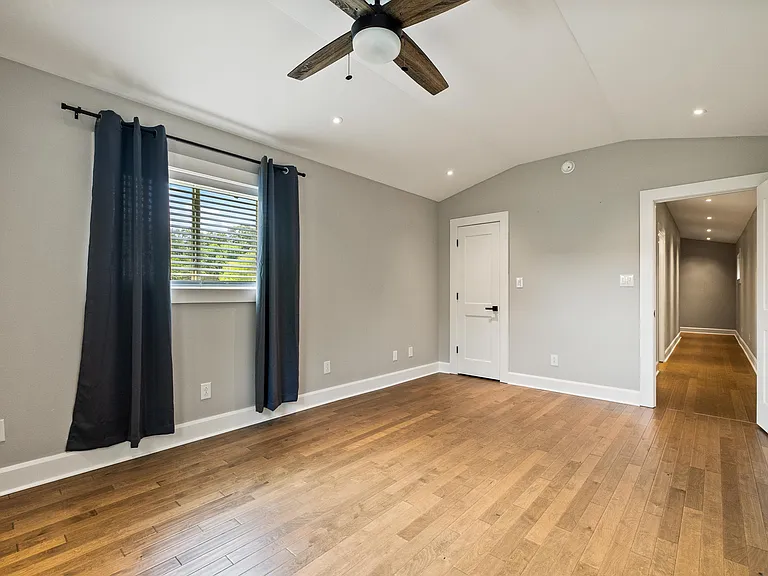 6121 Red Bud Ln — Photo 17