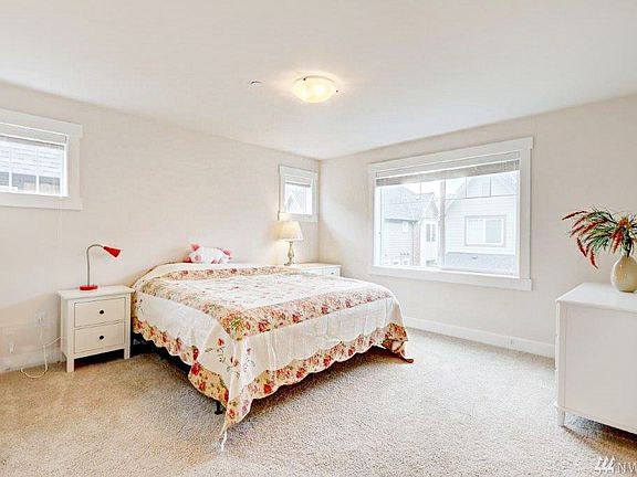 2nd image of 1372 Williamsburg Walk NE #22.6