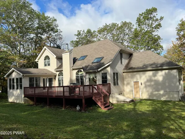 113 Fetlock Dr, Lords Valley, PA 18428