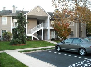 82 Lindsey Ct, Franklin Park, NJ 08823