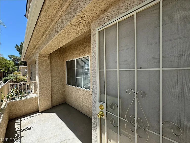 1326 Dusty Creek St — Photo 6