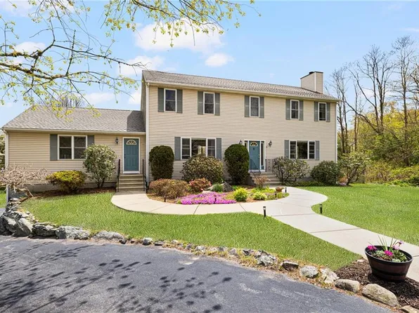 6 Country Rd, Warren, RI 02885