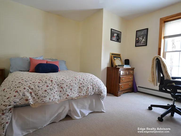 16A Lanark Rd — Photo 6