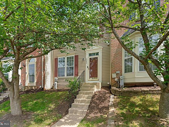 3rd image of 1049 Campbell Meadow Rd