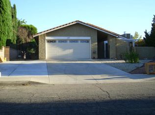 2207 W Avenue K10, Lancaster, CA 93536