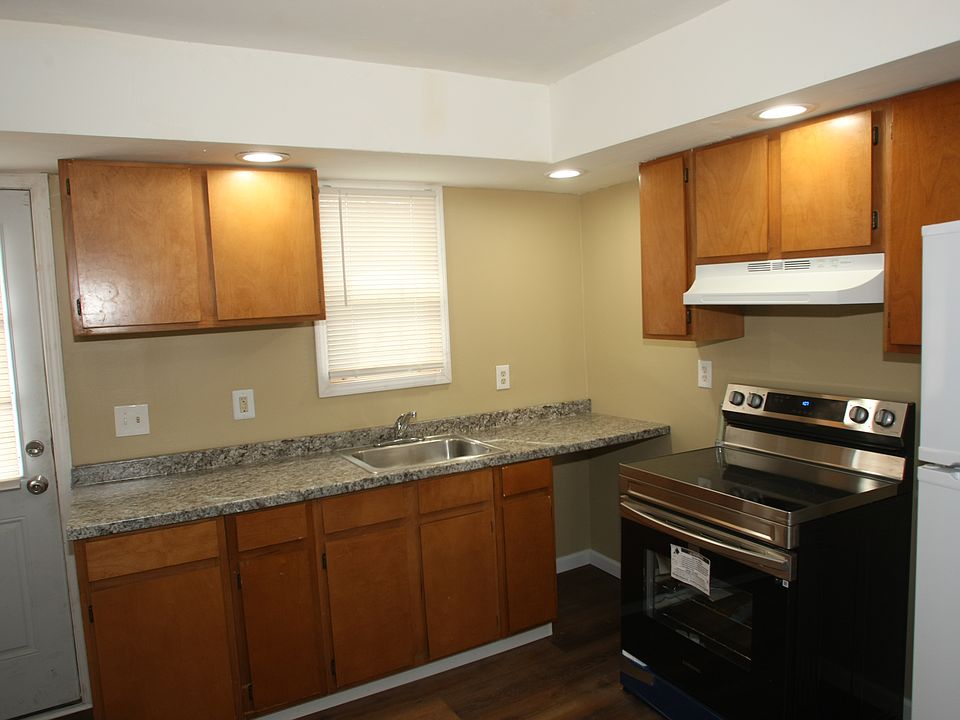1st image of 348 Longwood St #348