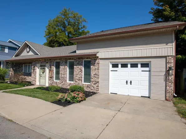 116 W Broadway St, Etna Green, IN 46524