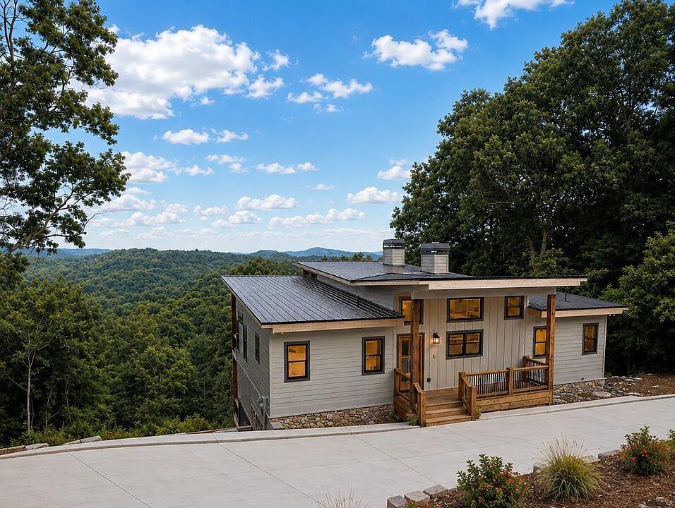 1st image of 216 Old Orchard Rd