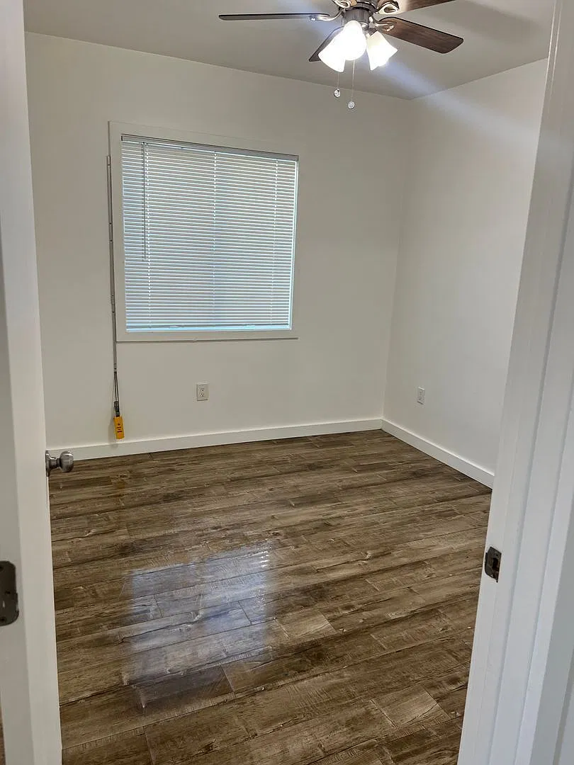 2 bed, 1.0 bath, $2,050 — Photo 2