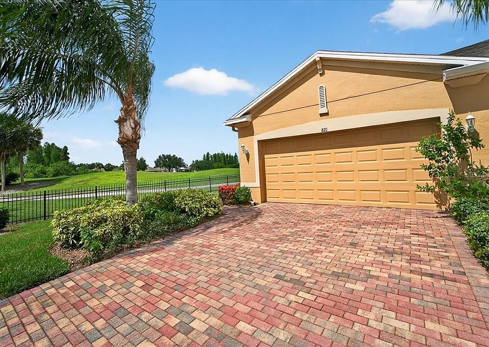 1st image of 821 Chipper Dr