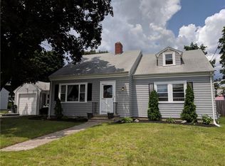72 Wannamoisett Rd, East Providence, RI 02914