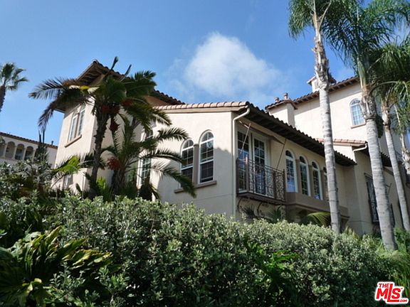 2nd image of 5935 Playa Vista Dr APT 202