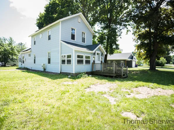 248 W Jefferson St, Newaygo, MI 49337