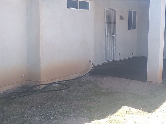 5th image of 2610 N Valentine Avenue