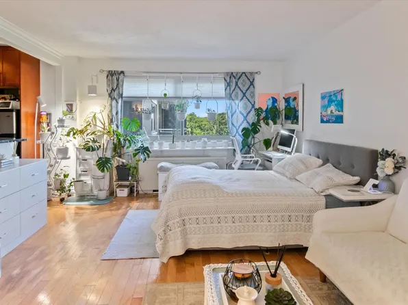 7333 New Hampshire Ave APT 800, Takoma Park, MD 20912