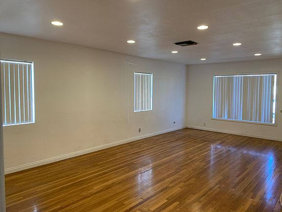 4th image of 15417 Ermanita Ave