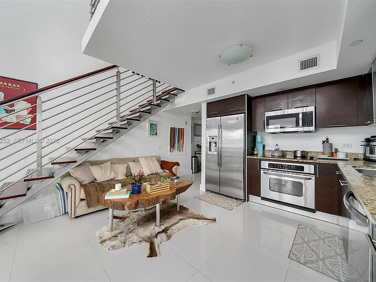 41 SE 5th St #2117 — Photo 4